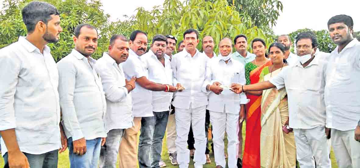 నిర్వాసితుల సమస్యలు పరిష్కరిస్తాం