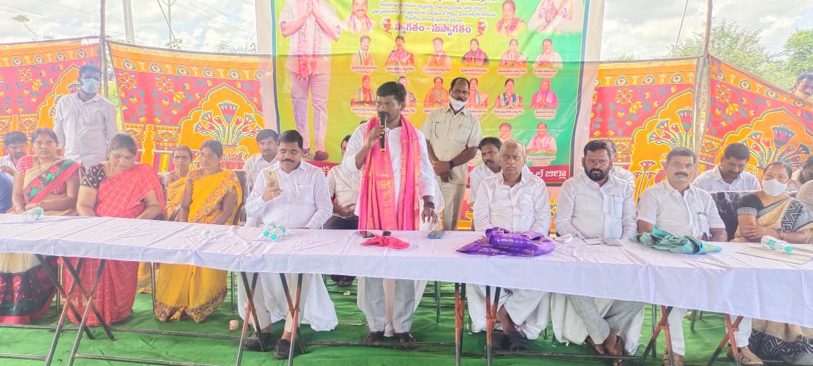 Achampet: కుల వృత్తులను ప్రోత్సహించడమే ప్రభుత్వ లక్ష్యం .. ప్రభుత్వ విప్ గువ్వల బాలరాజు