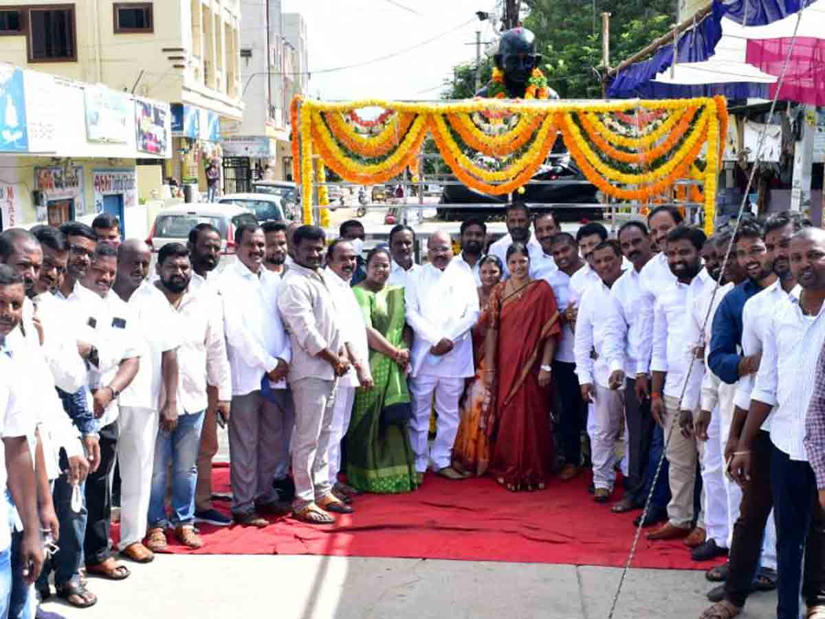 Ibrahimpatnam : గాంధీజీ ఆశయాల కోసం కృషి చేయాలి