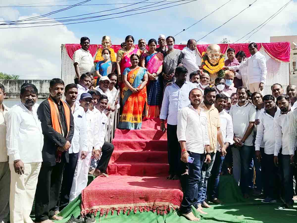 Shadnagar : అందరికీ ఆదర్శప్రాయుడు మహాత్మ గాంధీ