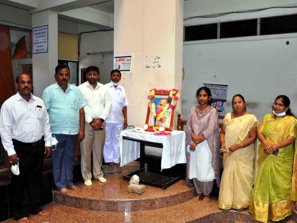 Rangareddy : గాంధీజీ కలలు కన్న గ్రామ స్వరాజ్యం దిశగా అడుగులు వేయాలి..