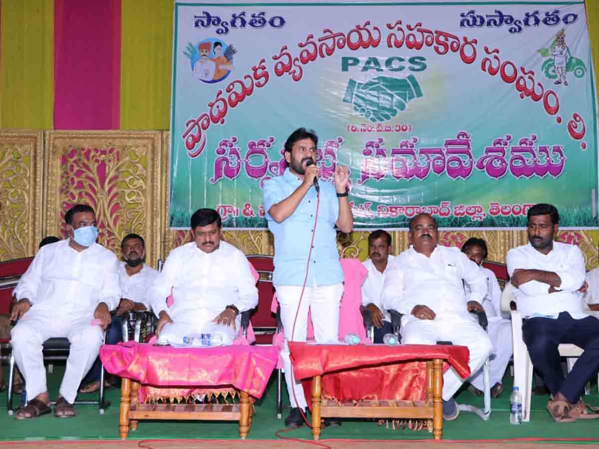 Vikarabad : రైతులకు మెరుగైన సేవలు అందించాలి.. ఎమ్మెల్యే డాక్టర్‌ మెతుకు ఆనంద్‌