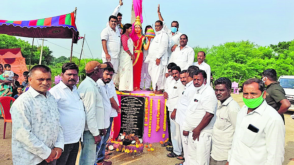 ప్రత్యేక తెలంగాణ రాష్ట్రంలోనే గ్రామాలు అభివృద్ధి