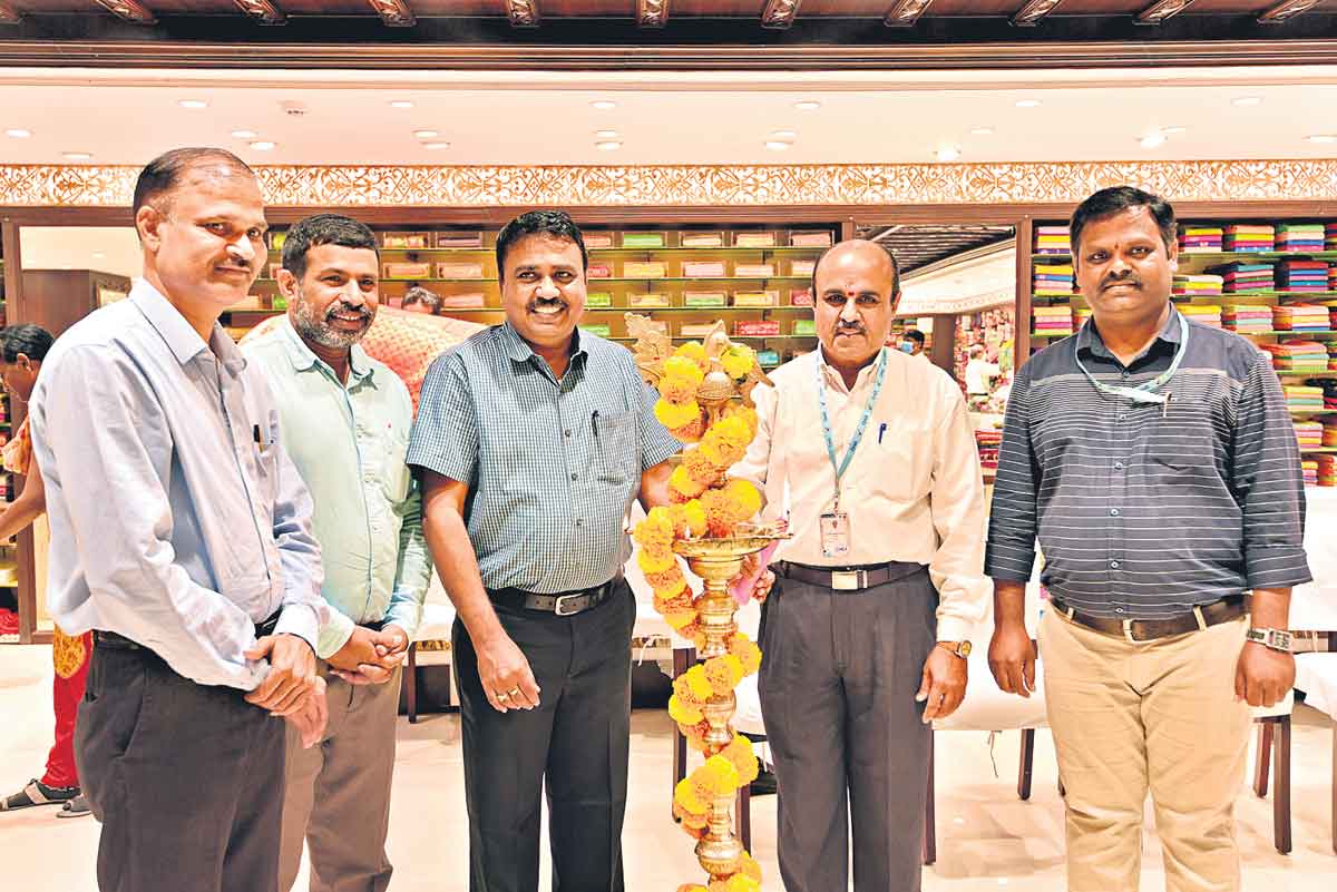 సీఎంఆర్‌లో దసరా షాపింగ్‌ బొనాంజా