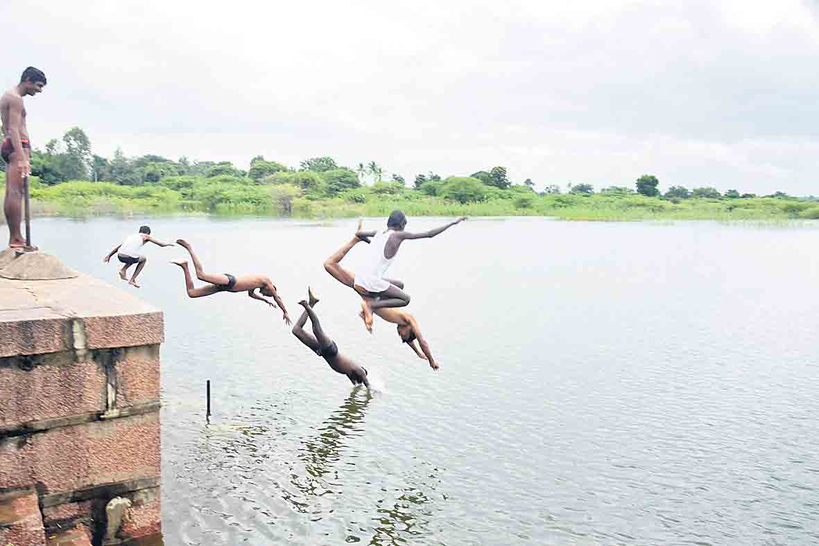నిండుగా జ(పై)లం!