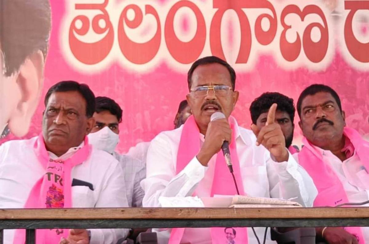 Huzurabad | దళితుల భూములు ఆక్ర‌మించిన ఈటల పెద్ద అవినీతి పరుడు : మాజీ మంత్రి మోత్కుపల్లి నర్సింలు