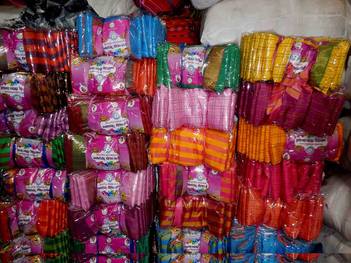 బతుకమ్మకు సర్కారు సారె