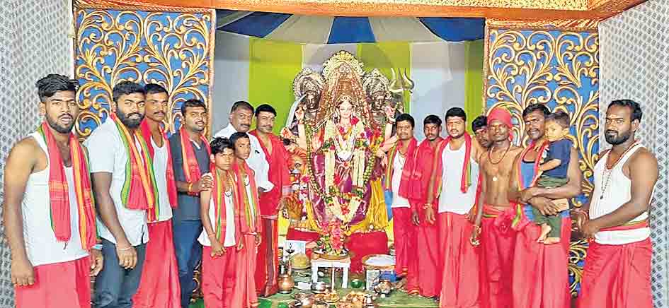 భక్తి శ్రద్ధలతో శరన్నవరాత్రి ఉత్సవాలు