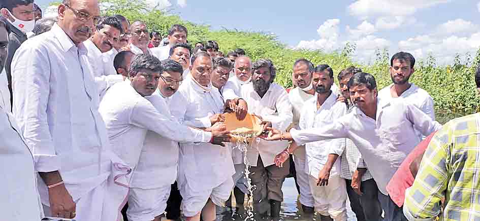 మత్స్యకారుల జీవితాల్లో వెలుగులు