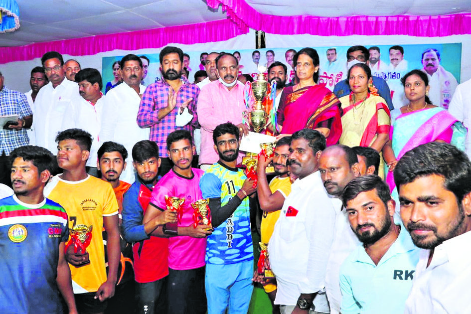 క్రీడా పోటీలు నిర్వహించడం సంతోషకరం