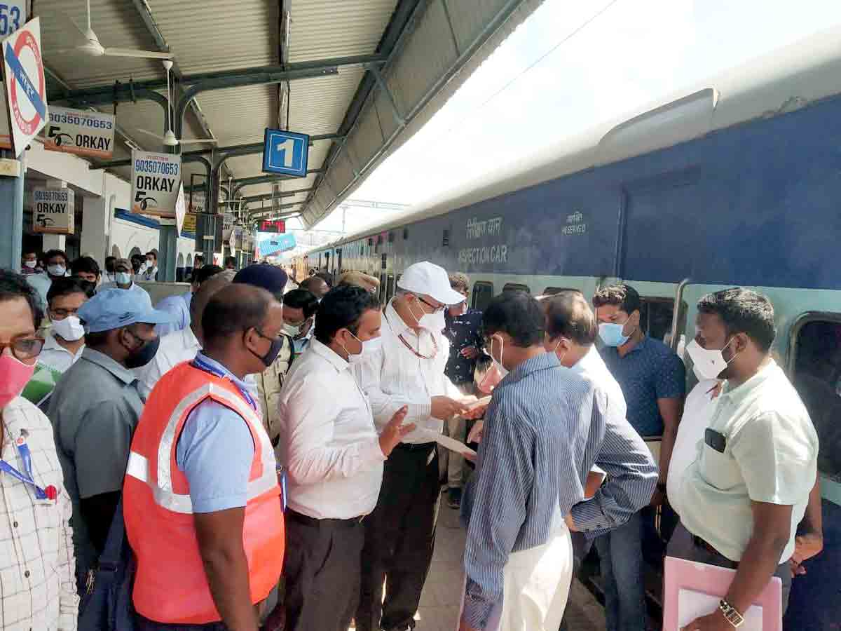 Tandur : మార్చి నాటికి టీ కాస్ పనులు పూర్తి.. దక్షణ మధ్య రైల్వే జీఎం గజానన్‌ మాల్యా