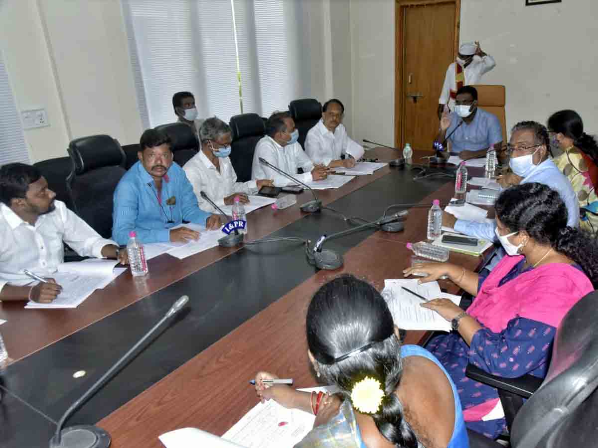 Warangal : 18ఏండ్లు నిండిన ప్రతి ఒక్కరూ ఓటరుగా నమోదు చేసుకోవాలి.. కలెక్టర్‌ రాజీవ్‌గాంధీ హనుమంతు