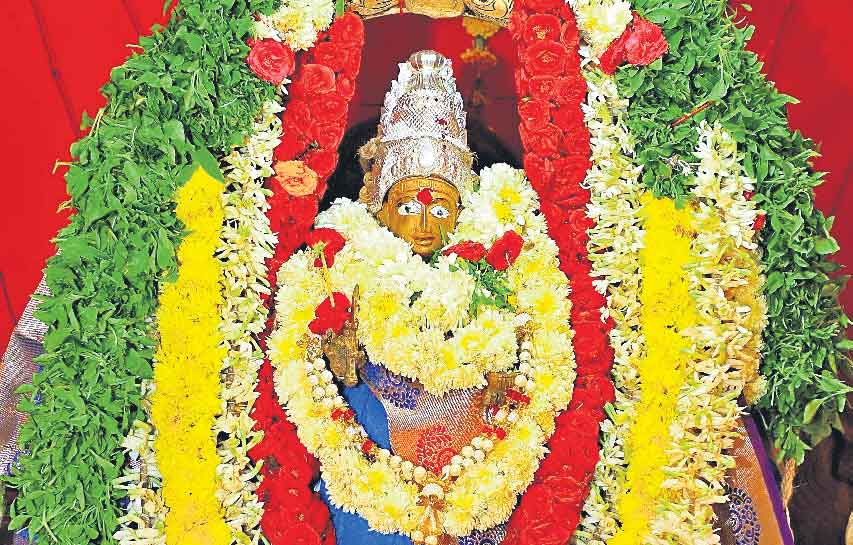 వైభవంగా దేవీ ఉత్సవాలు