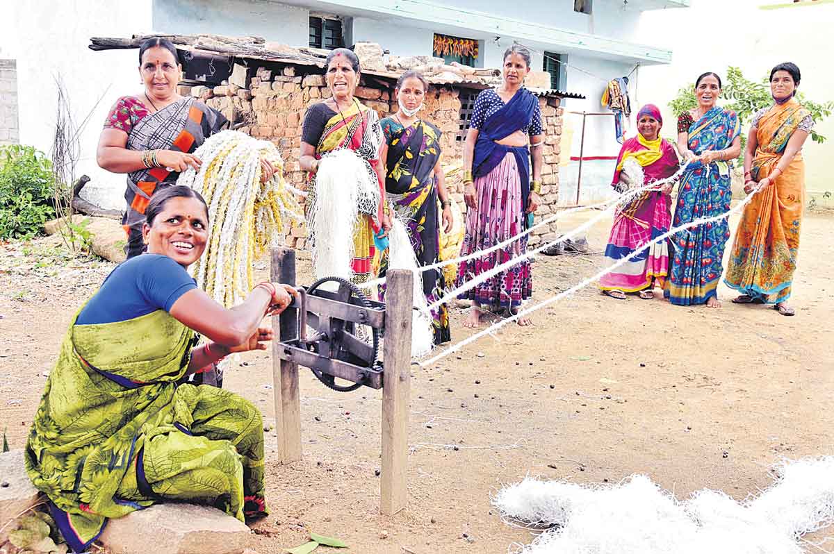 కదిలింది.. కనకాపూర్‌ తండా! సారా నుంచి స్వయం ఉపాధి వైపు..