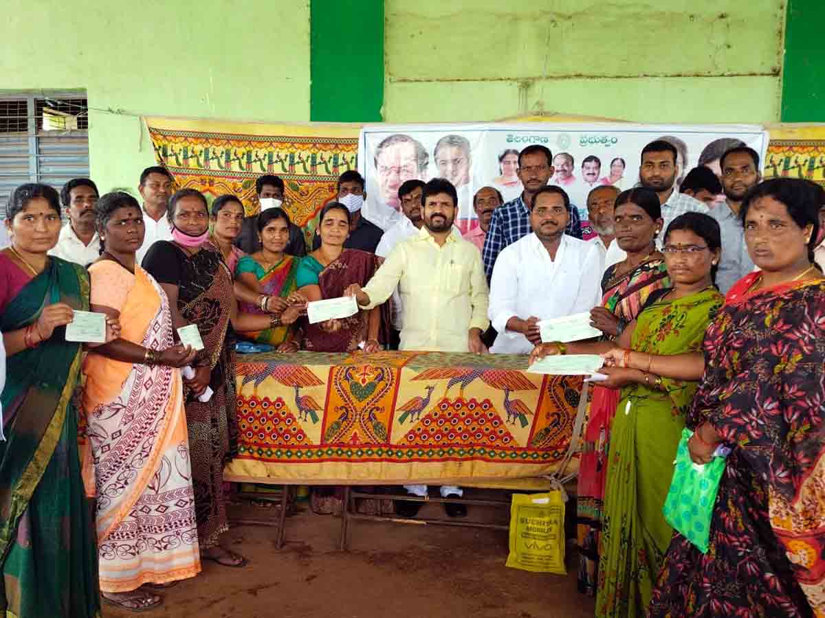 Vikarabad : దేశానికే ఆదర్శం మన పథకాలు.. వికారాబాద్‌ ఎమ్మెల్యే డాక్టర్‌ ఆనంద్‌