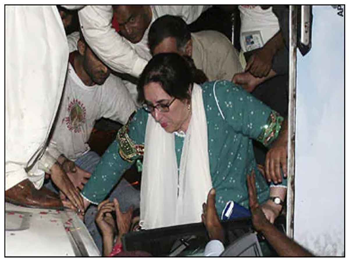 చరిత్రలో ఈరోజు : బెనజీర్‌ భుట్టో కాన్వాయిపై ఆత్మాహుతి దాడి
