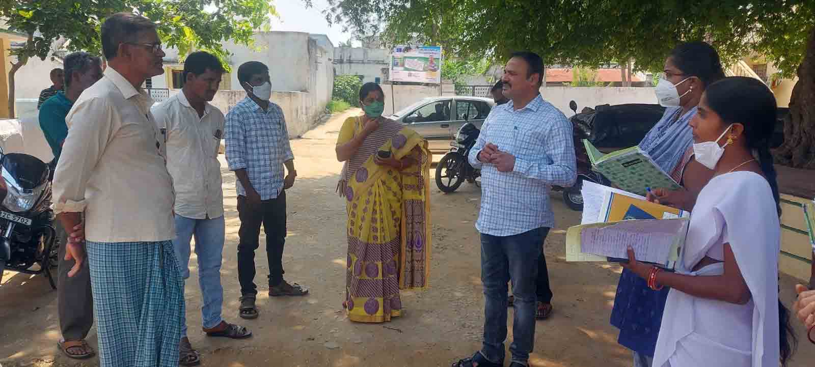 WANAPARTHY: ప్రతి ఒక్కరూ వ్యాక్సిన్ వేయించుకోవాలి: జిల్లా వైద్యాధికారి చందు నాయక్