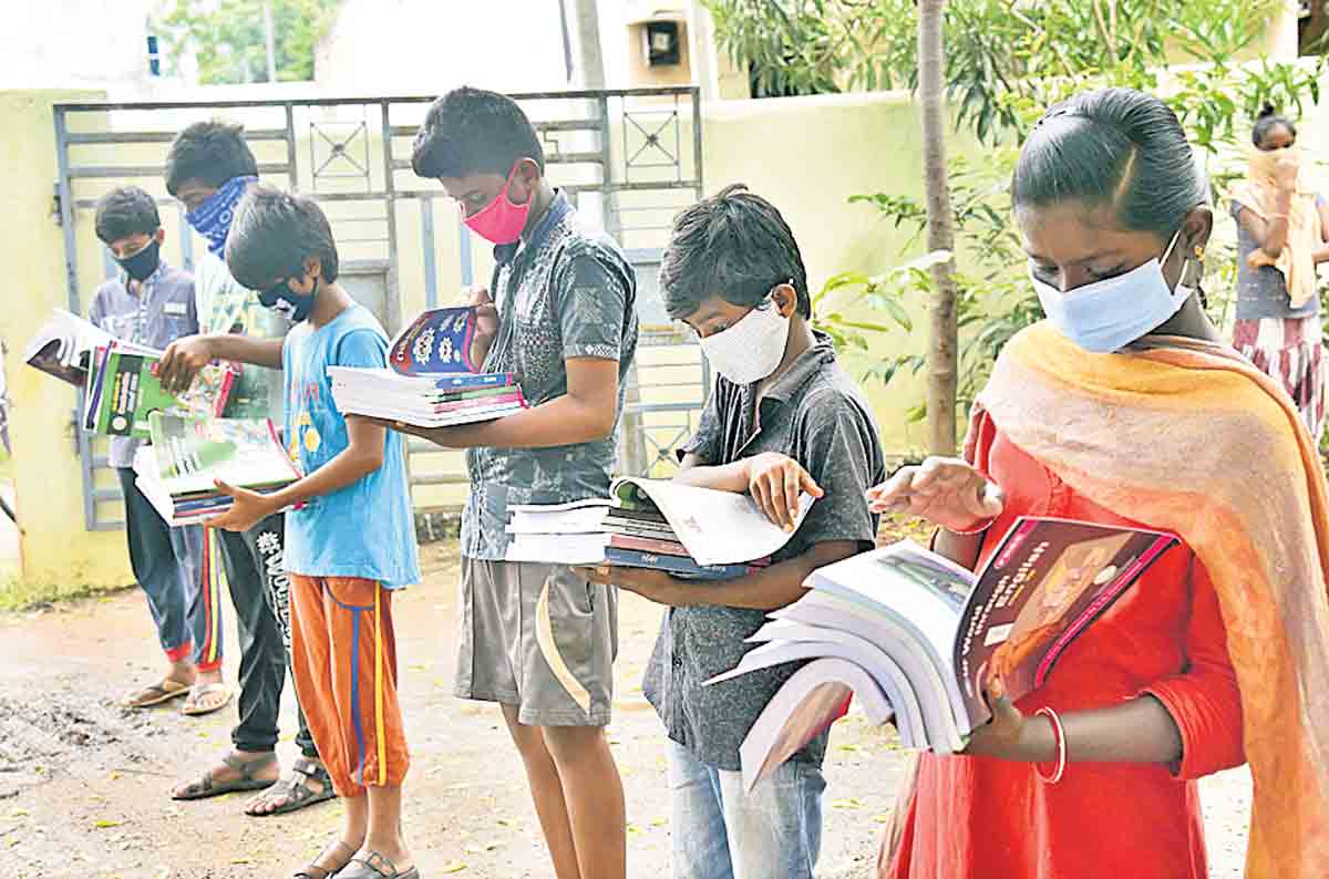 ప్రైవేటులో తక్కువ.. సర్కారుపై మక్కువ