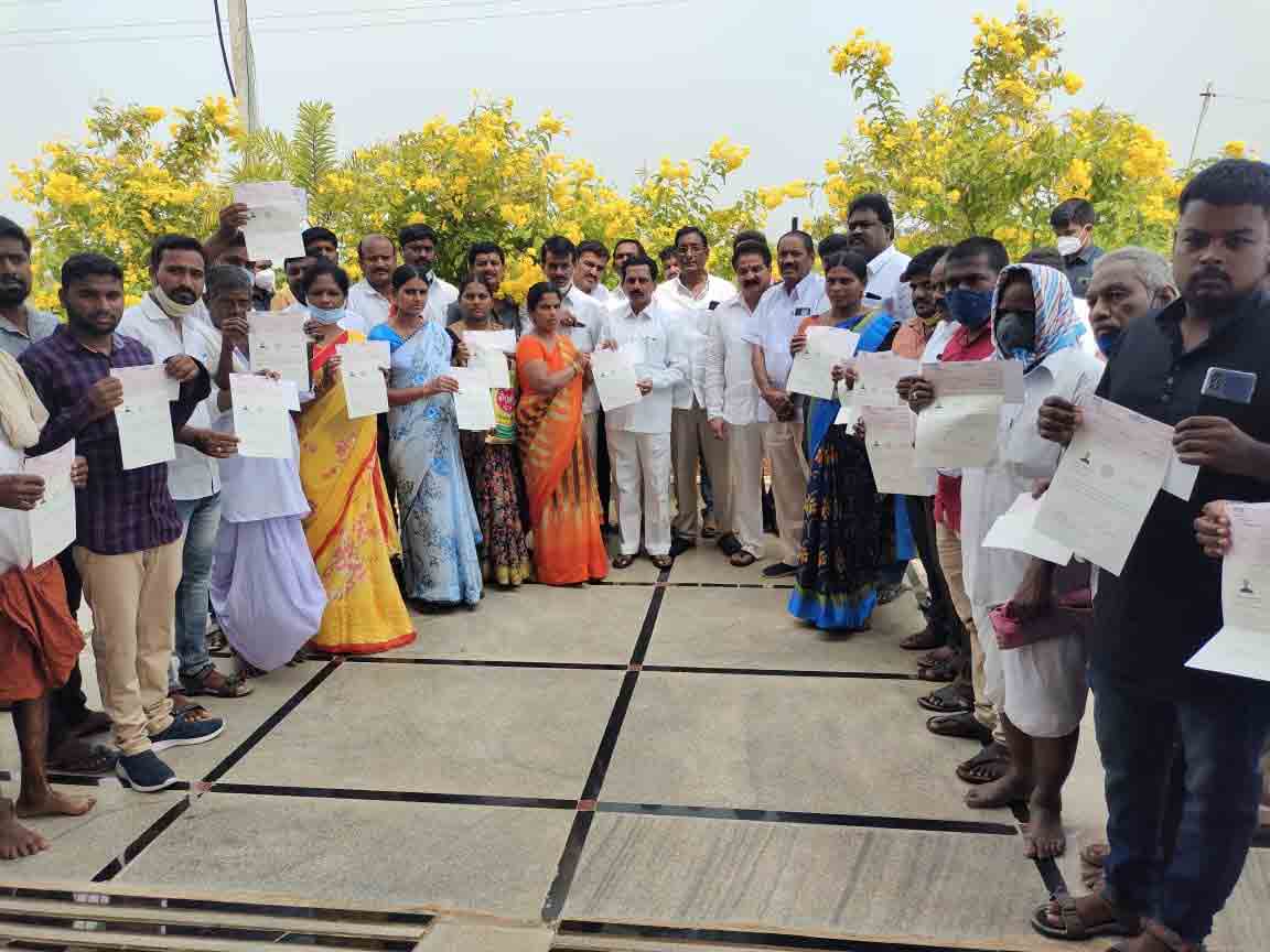అభాగ్యులకు అర్థిక భరోసా ముఖ్యమంత్రి సహాయనిధి : ఎమ్మెల్యే రవీంద్రకుమార్