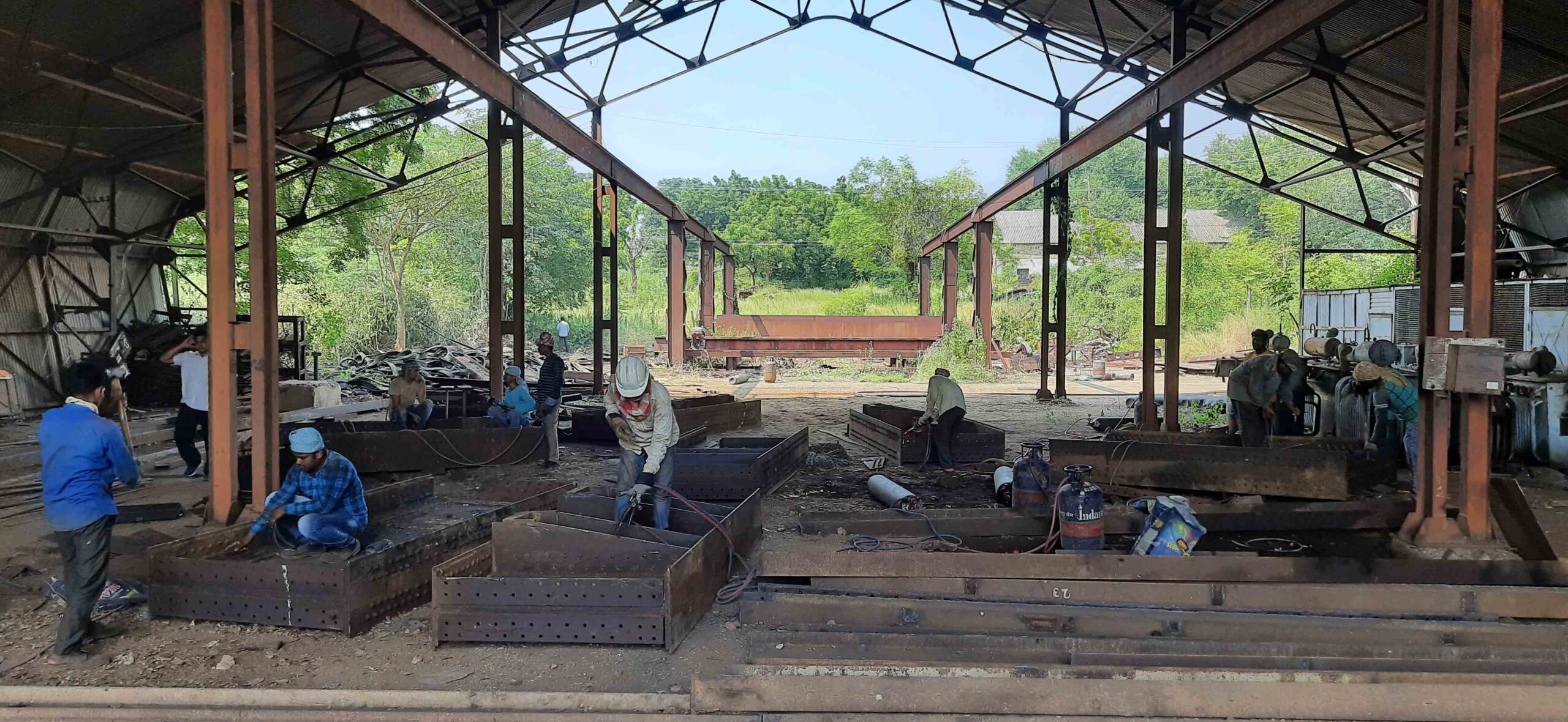 NagarjunaSagar: డ్యాం నిర్మాణంలో వాడిన పనిముట్లు తరిలింపు