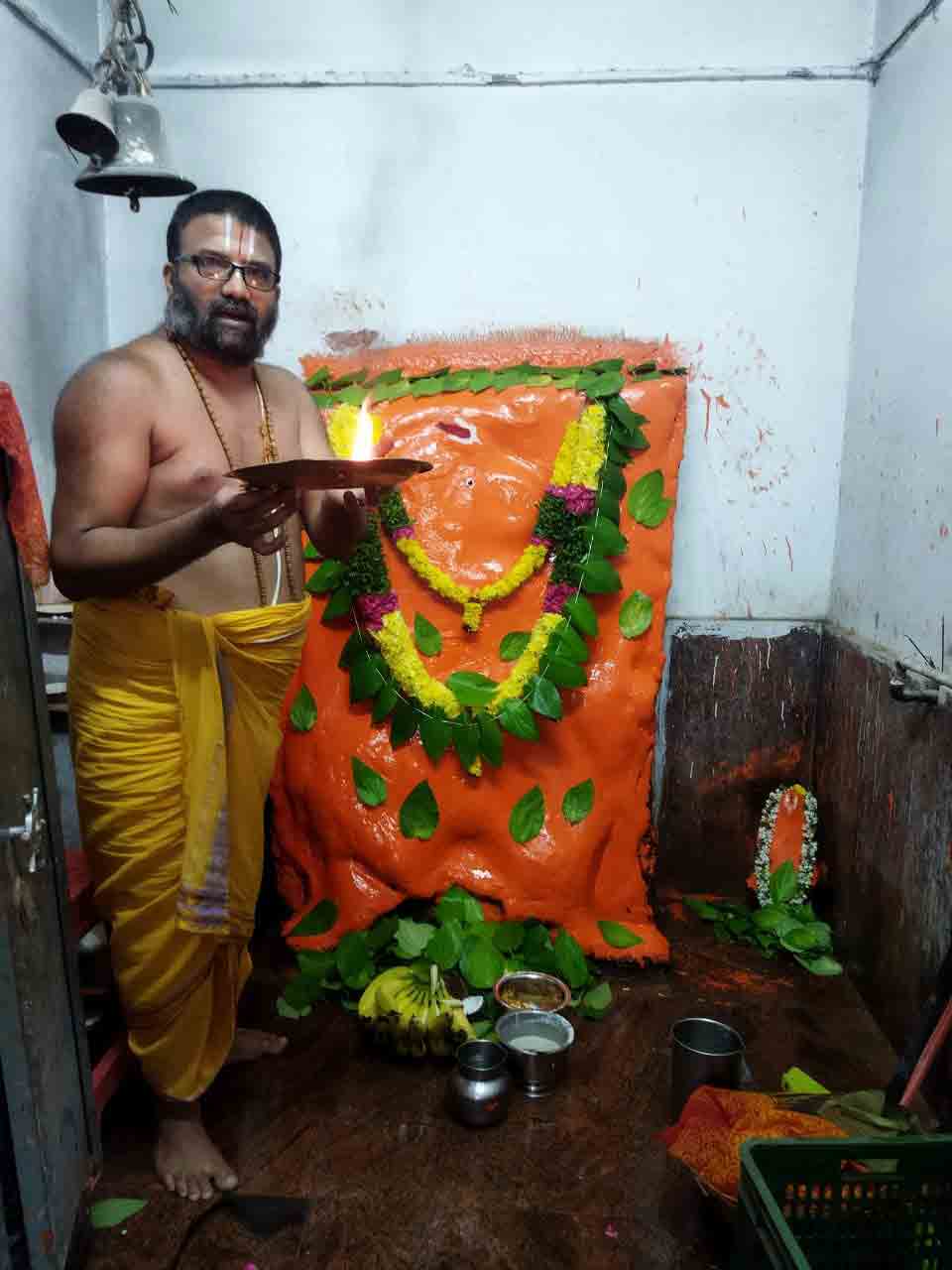 Yadadri: క్షేత్రపాలకుడికి శాస్ర్తోక్తంగా ఆకుపూజ