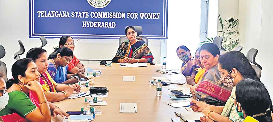 సమస్యల పరిష్కారంలో ముందుండాలి