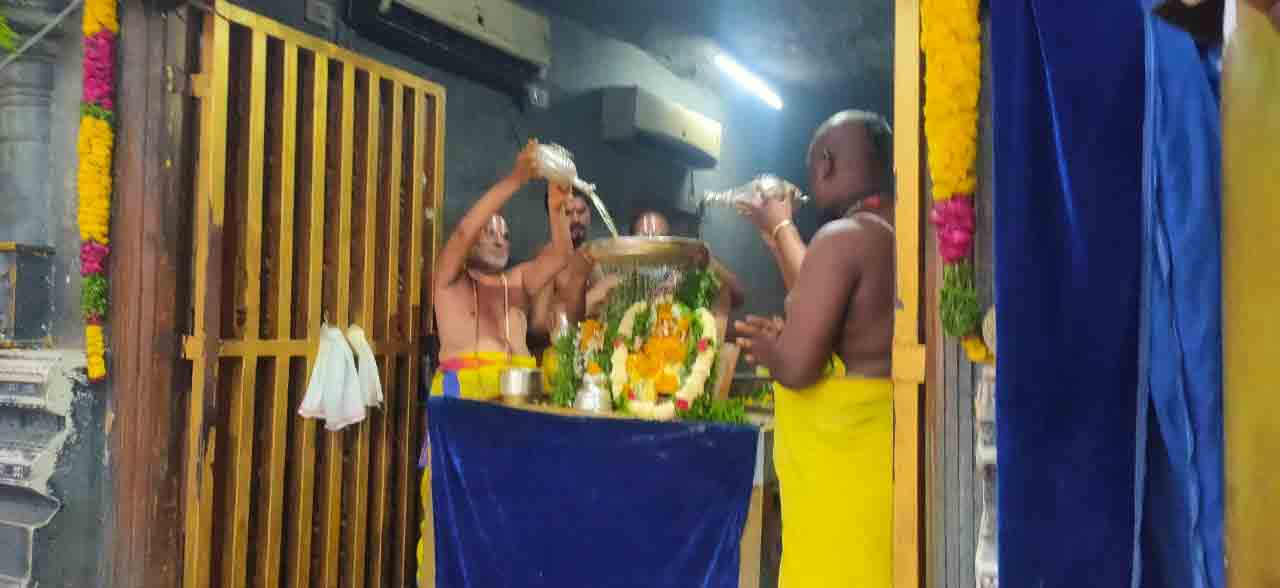 Yadadri: శ్రీవారికి అష్టోత్తర శతఘటాభిషేకం