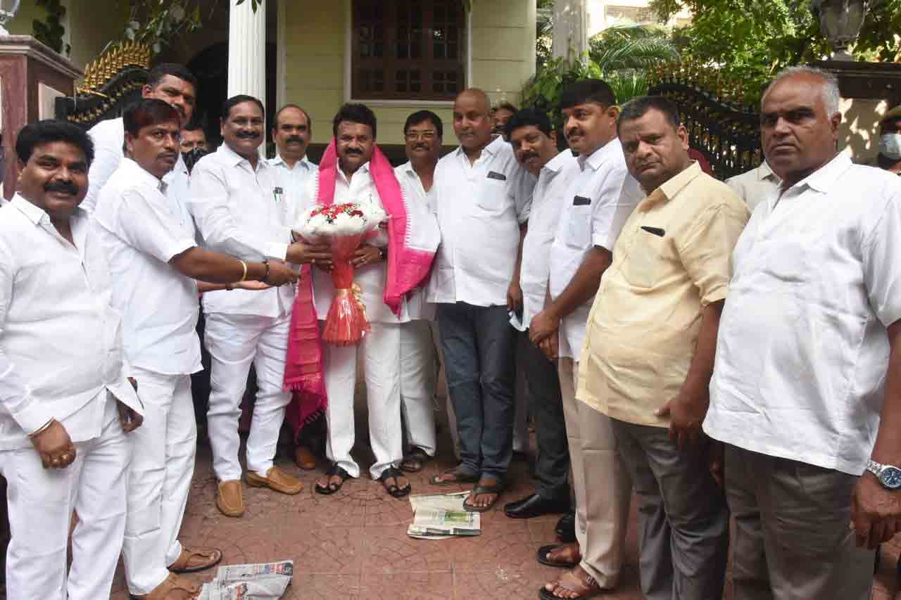 MOTHER DAIRY: మంత్రి తలసానిని కలిసిన మదర్ డైరీ చెర్మన్, డైరక్టర్లు