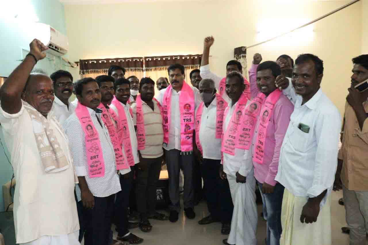Kolhapur: అభివృద్ధికి ఆకర్షితులై టీఆర్‌ఎస్‌లో చేరికలు.. ఎమ్మెల్యే బీరం హర్షవర్దన్‌రెడ్డి