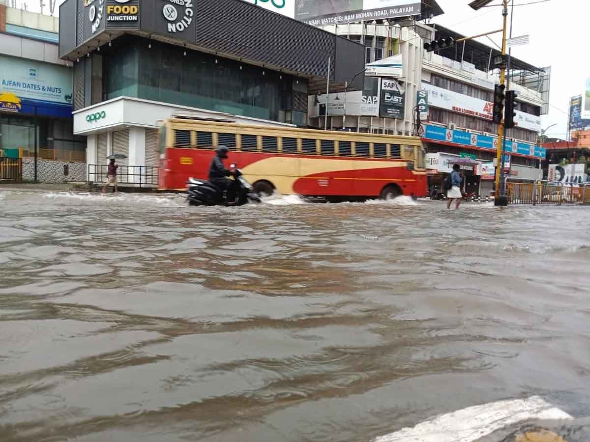 Kerala Rains : కేరళలో భారీ వర్షాలు, 7 జిల్లాల్లో ఆరెంజ్ అలర్ట్