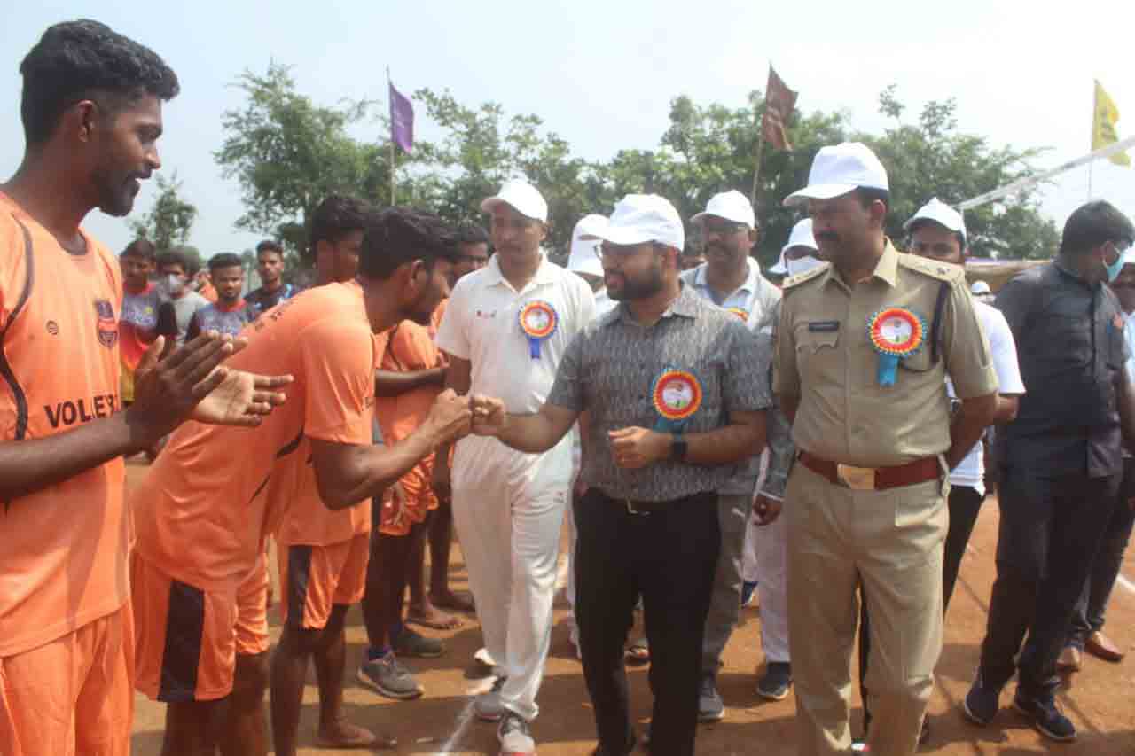 పోలీస్ అమరుల ఆశయ సాధనకు పాటుపడాలి..