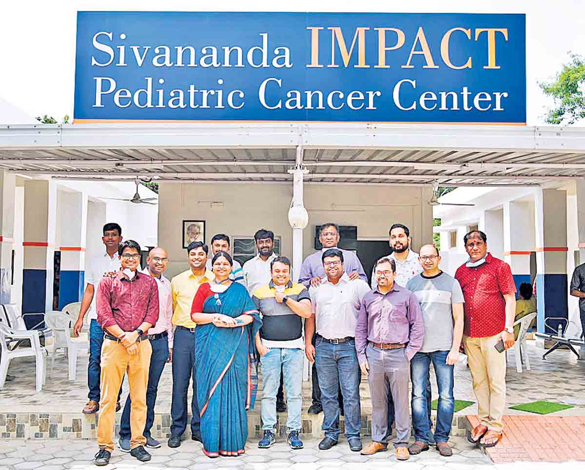 పేద చిన్నారులకు ఉచిత క్యాన్సర్‌ చికిత్స