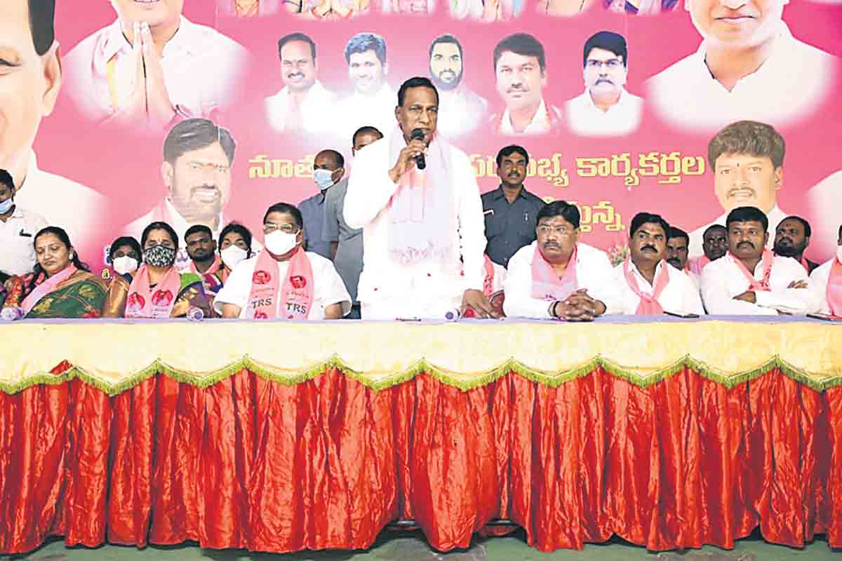 కార్యకర్తలే పార్టీకి పట్టుకొమ్మలు