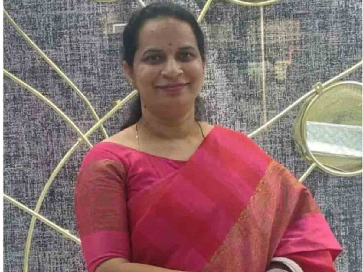 రోడ్డు ప్రమాదంలో గాయపడ్డ సోషల్‌ వెల్ఫేర్‌ ప్రిన్సిపాల్‌ మృతి