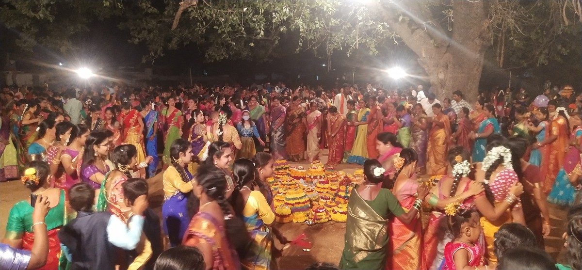 ఘనంగా సద్దుల బతుకమ్మ