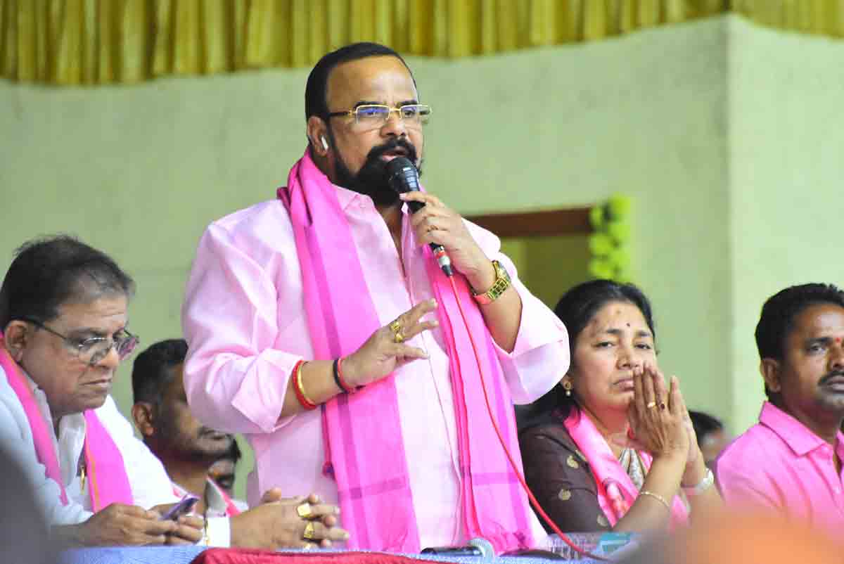 విజయ గర్జనకు సైనికుల్లా కదలాలి