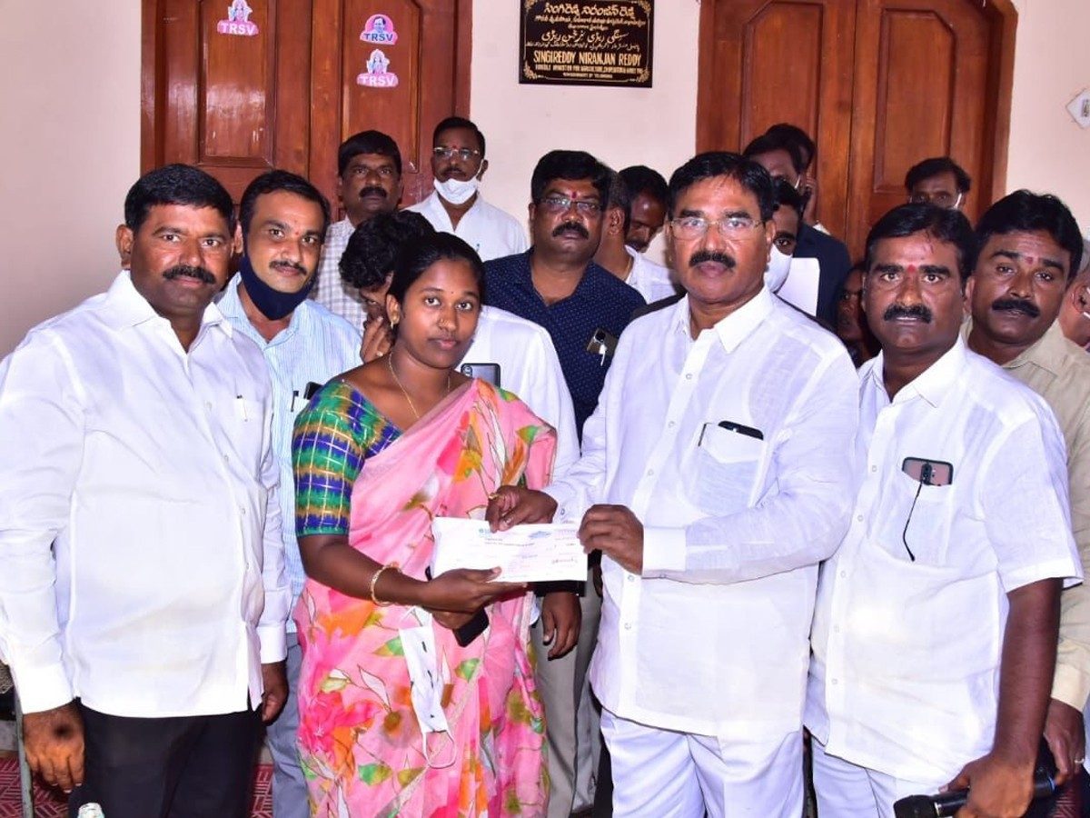 Wanaparthy: బాధితులకు అండగా సీఎం సహాయనిధి.. మంత్రి సింగిరెడ్డి నిరంజన్ రెడ్డి