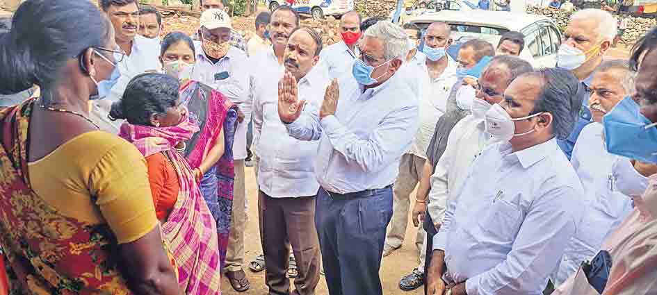 అర్హులకు రేషన్‌ కార్డులు అందచేజేయాలి