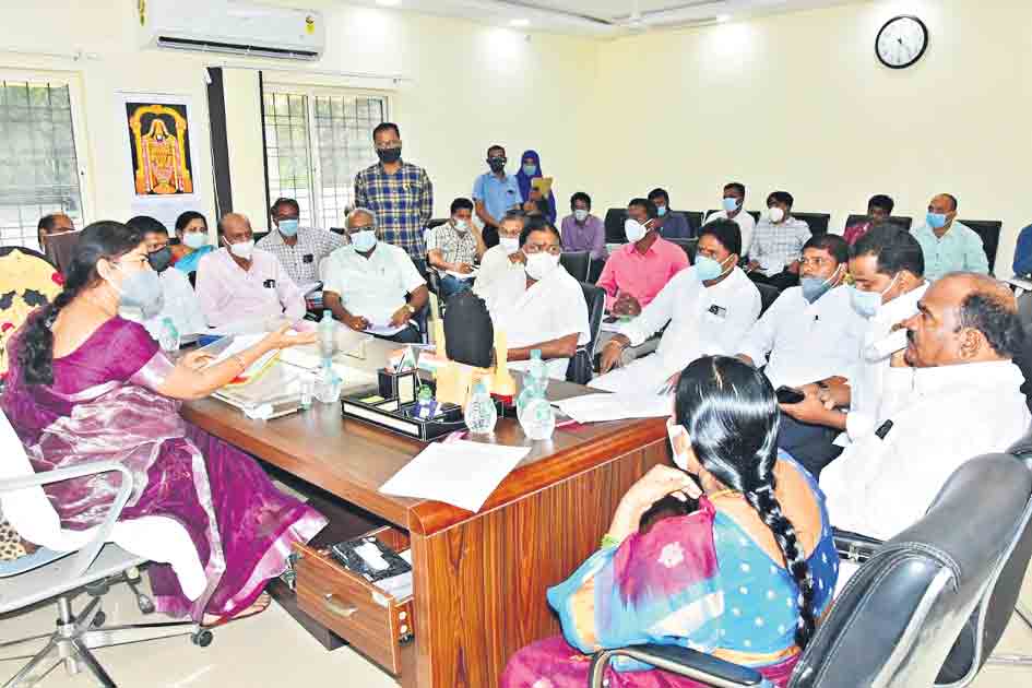 నాణ్యమైన విద్యనందించాలి