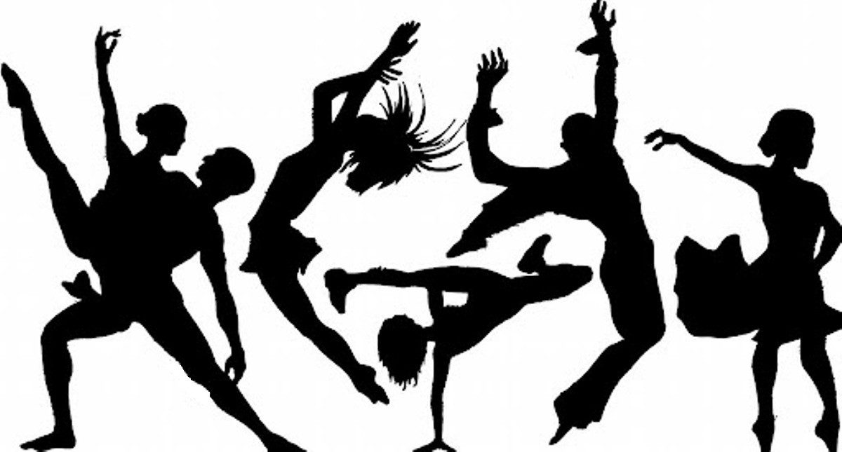 Obscene dances | రియల్ ఎస్టేట్ సంస్థ వార్షికోత్సవం.. మద్యం మత్తులో డ్యాన్సులు పోలీసుల ఎంట్రీతో ఏమైందంటే..