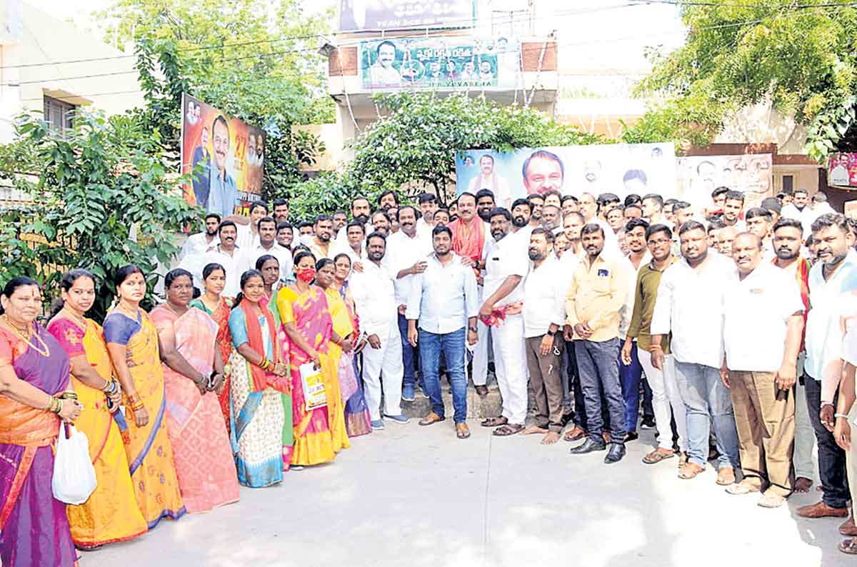 కార్యకర్తలే పార్టీకి పట్టుకొమ్మలు