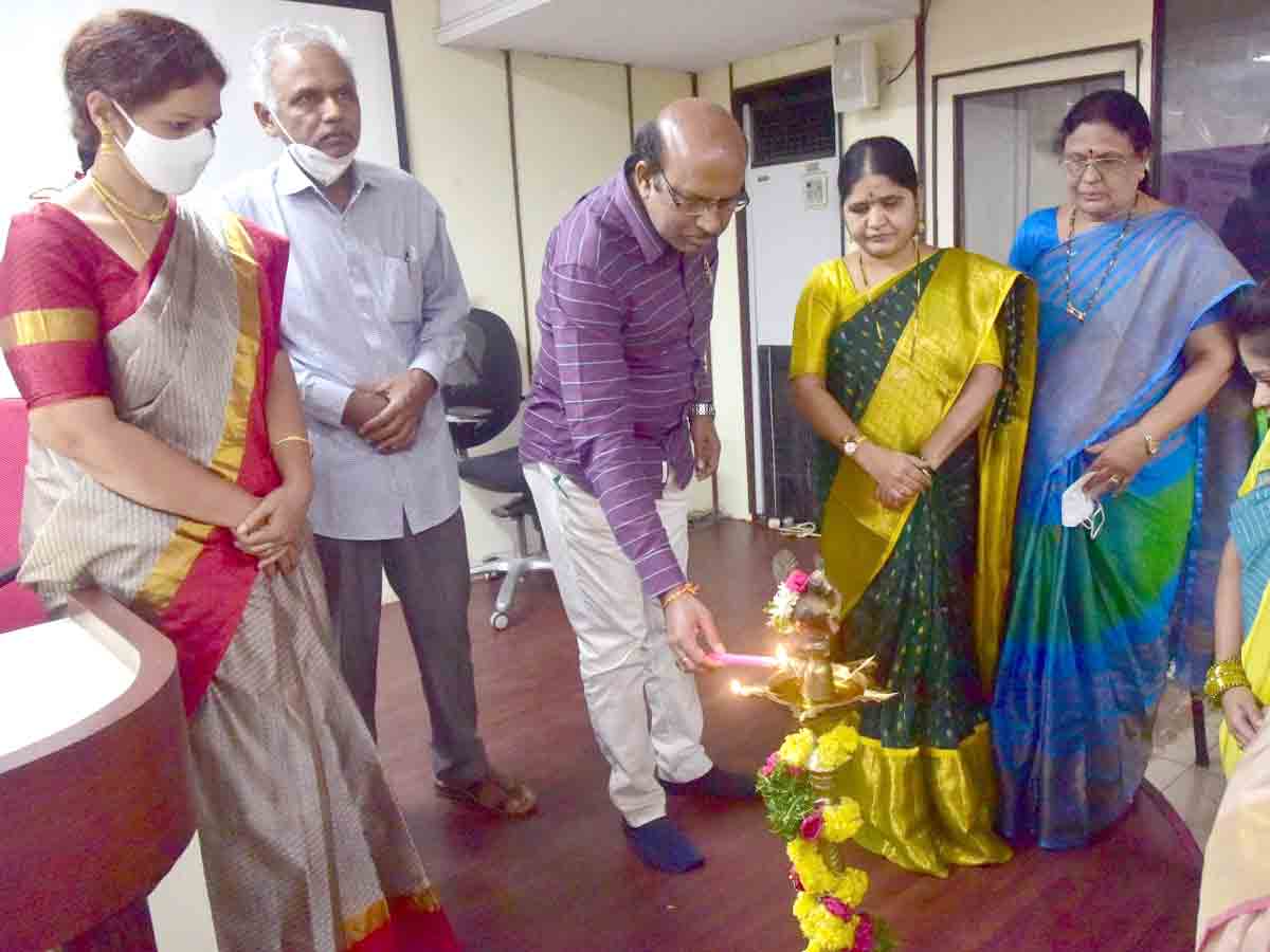 Rangareddy : నిత్యం యోగా సాధన చేయాలి.. రంగారెడ్డి జిల్లా సంక్షేమాధికారి మోతి