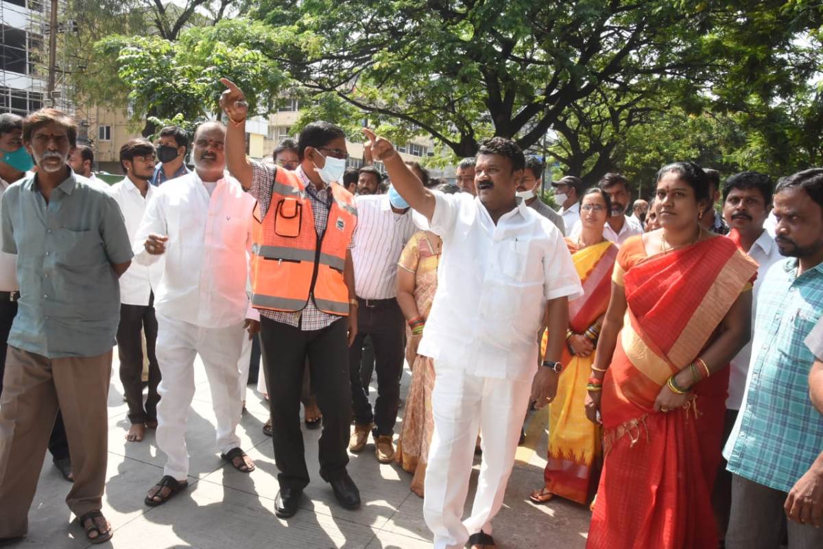 Bathukamma | బతుకమ్మ ఏర్పాట్లను పరిశీలించిన మంత్రి తలసాని శ్రీనివాస్ యాద‌వ్‌