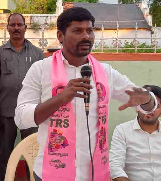 యువతను ఎదగనిచ్చిండా..?