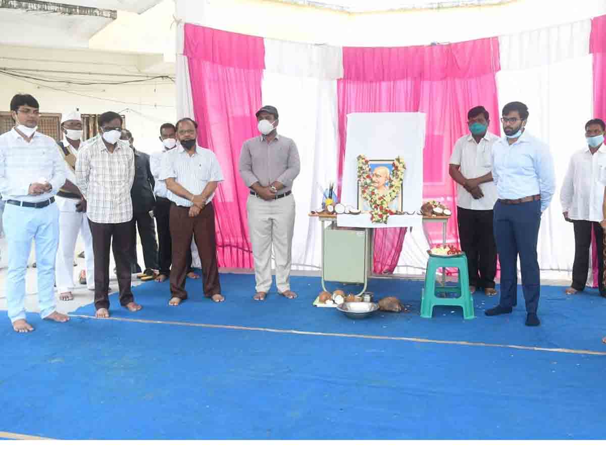 సత్యం, అహింసా మార్గాలు అనుసరణీయం..