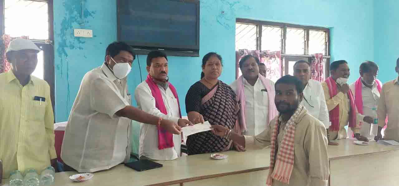 దళితుల అభివృద్ధికి ప్రభుత్వం కృషి..           జడ్పీ చైర్‌పర్సన్‌