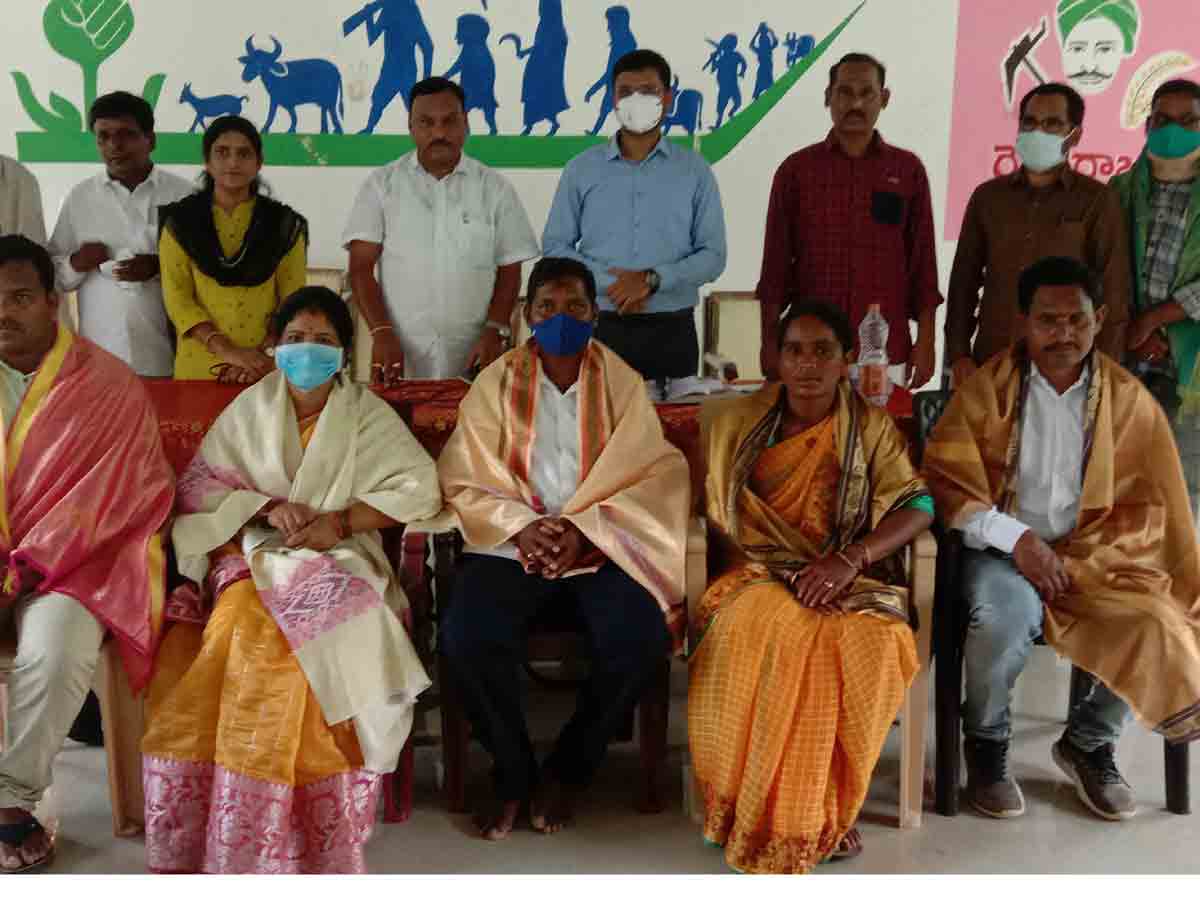 గ్రామాల్లో వంద శాతం వ్యాక్సినేషన్‌ పూర్తి చేయాలి