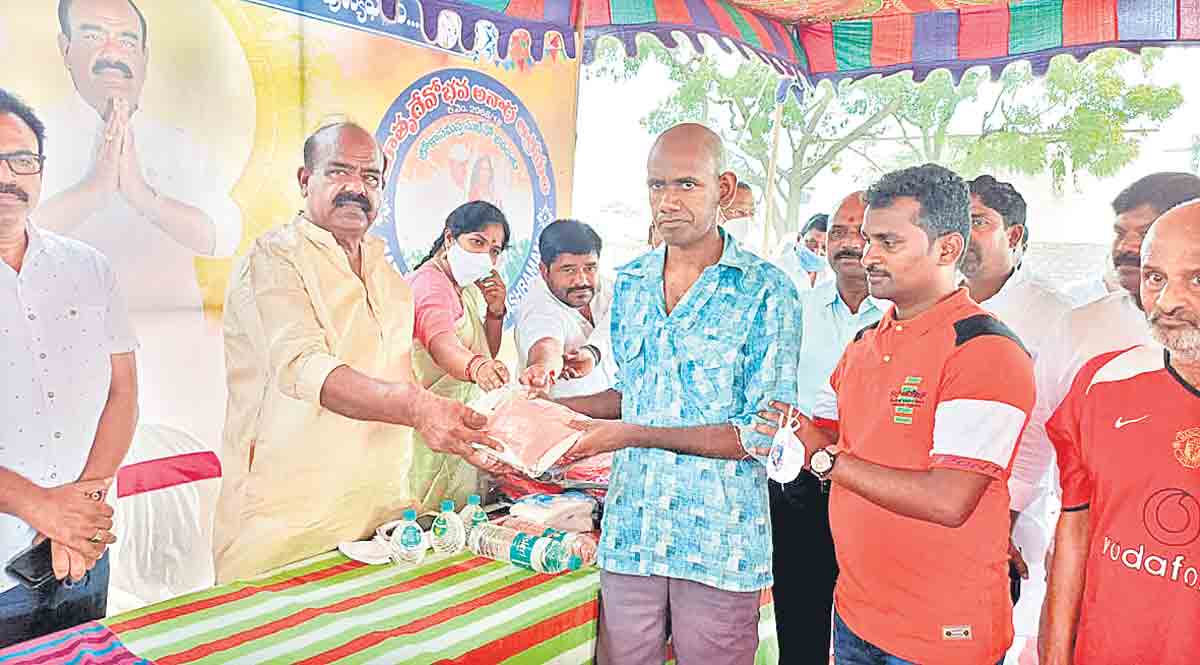 అనాథాశ్రమంలో మధుసూదనాచారి జన్మదినం