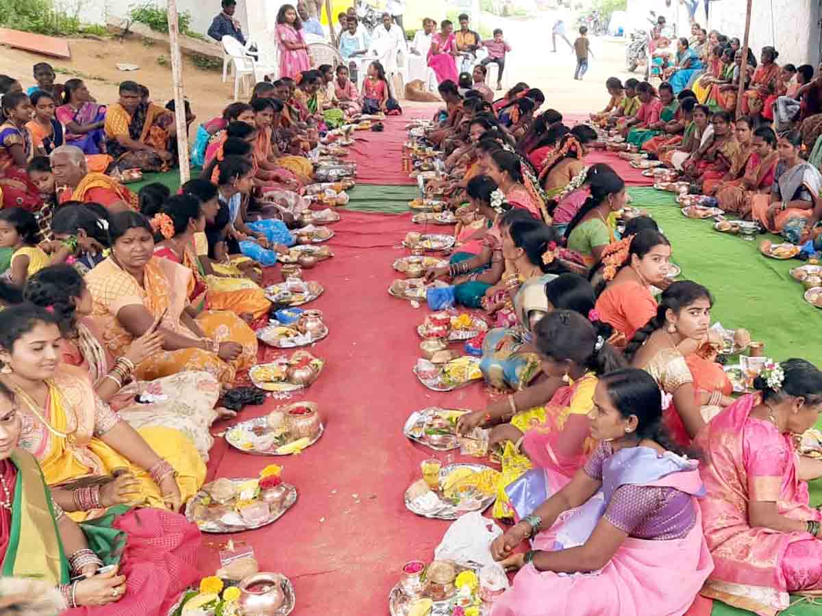 Vikarabad : ఇప్పాయిపల్లిలో ఘనంగా కుంకుమార్చన..