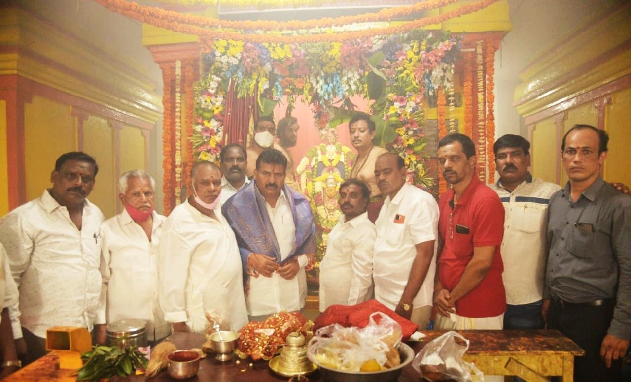 Devi navaratrulu | భక్తి భావనతోనే మానసిక ప్రశాంతత : ఎమ్మెల్యే ముఠా గోపాల్‌